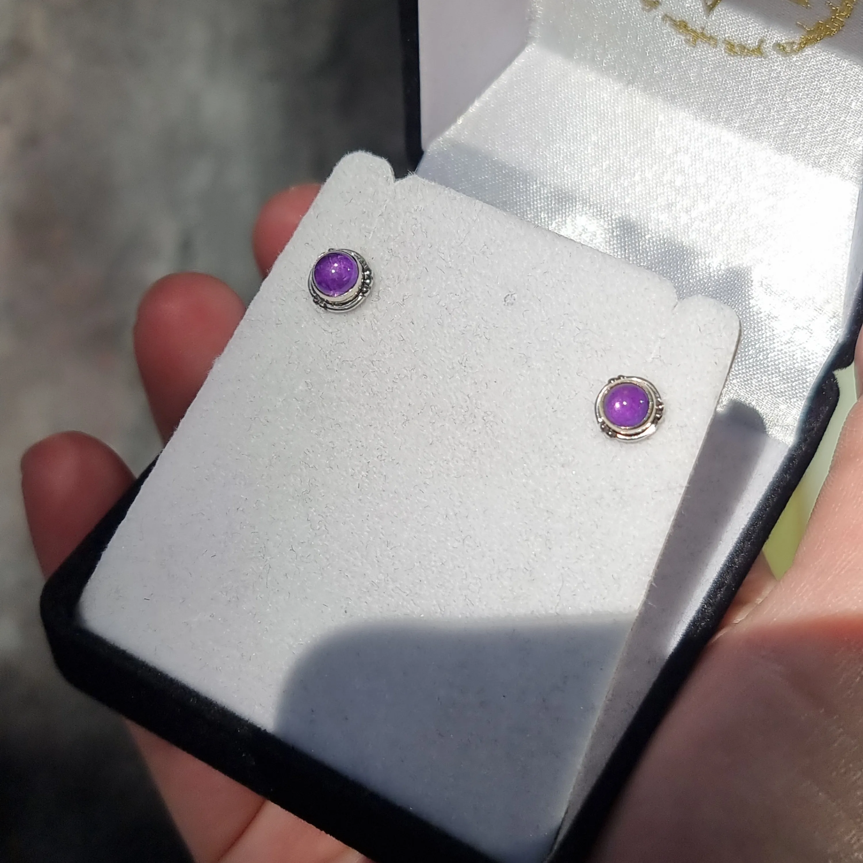 Amethyst studs
