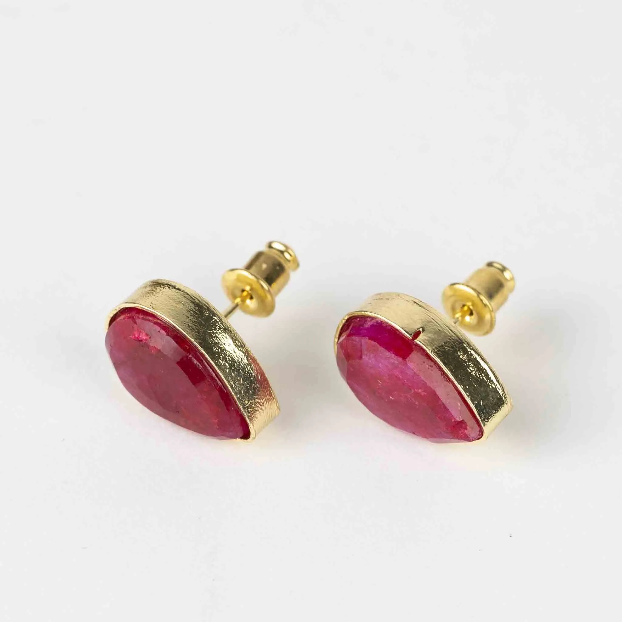 Ansoo Stud Earrings - Magenta