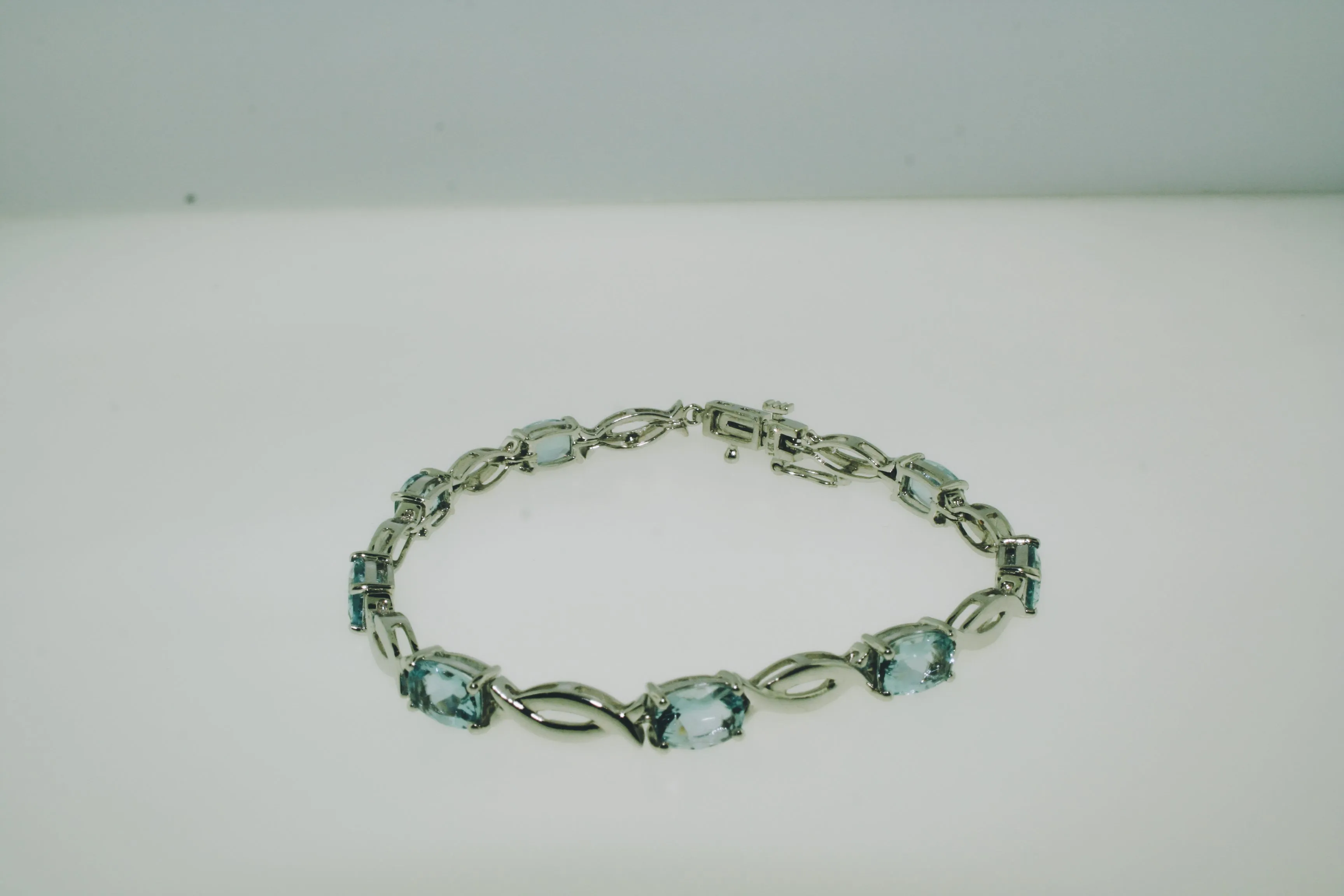 Aquamarine Bracelet in 14K White Gold