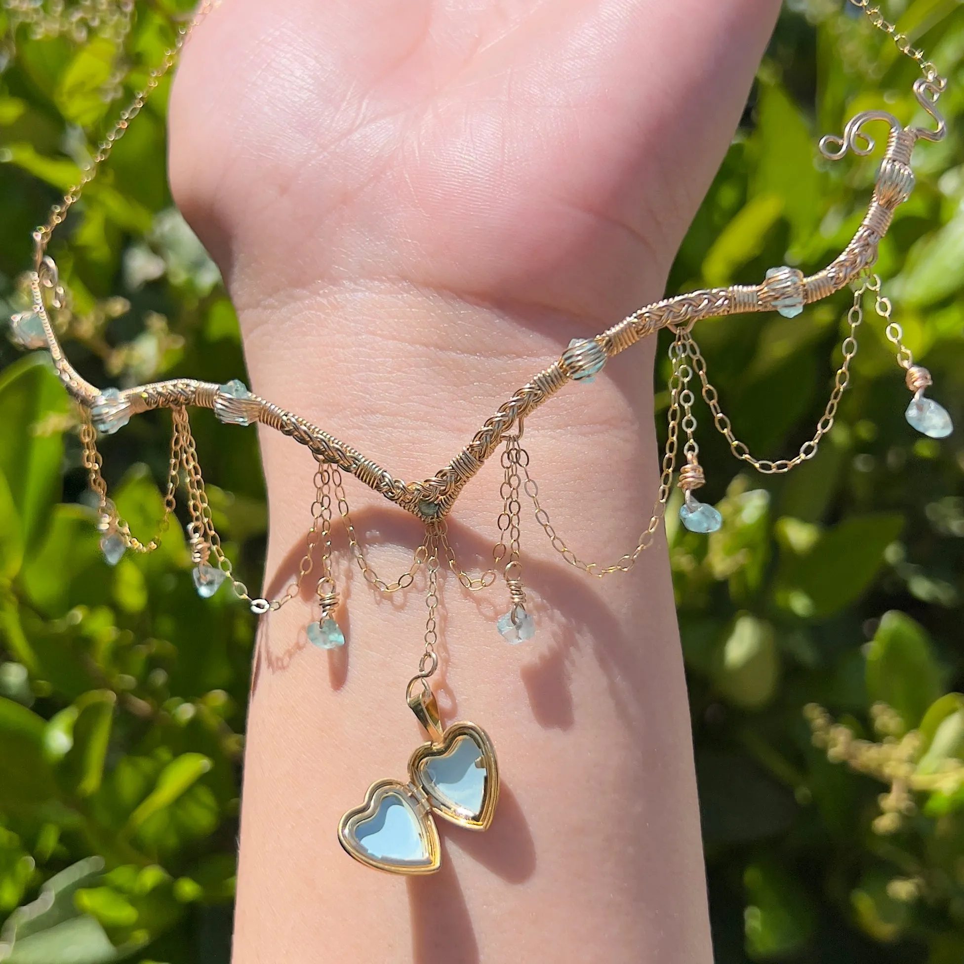 Astraea Lovers Locket in Blue Apatite 14KGF ✵