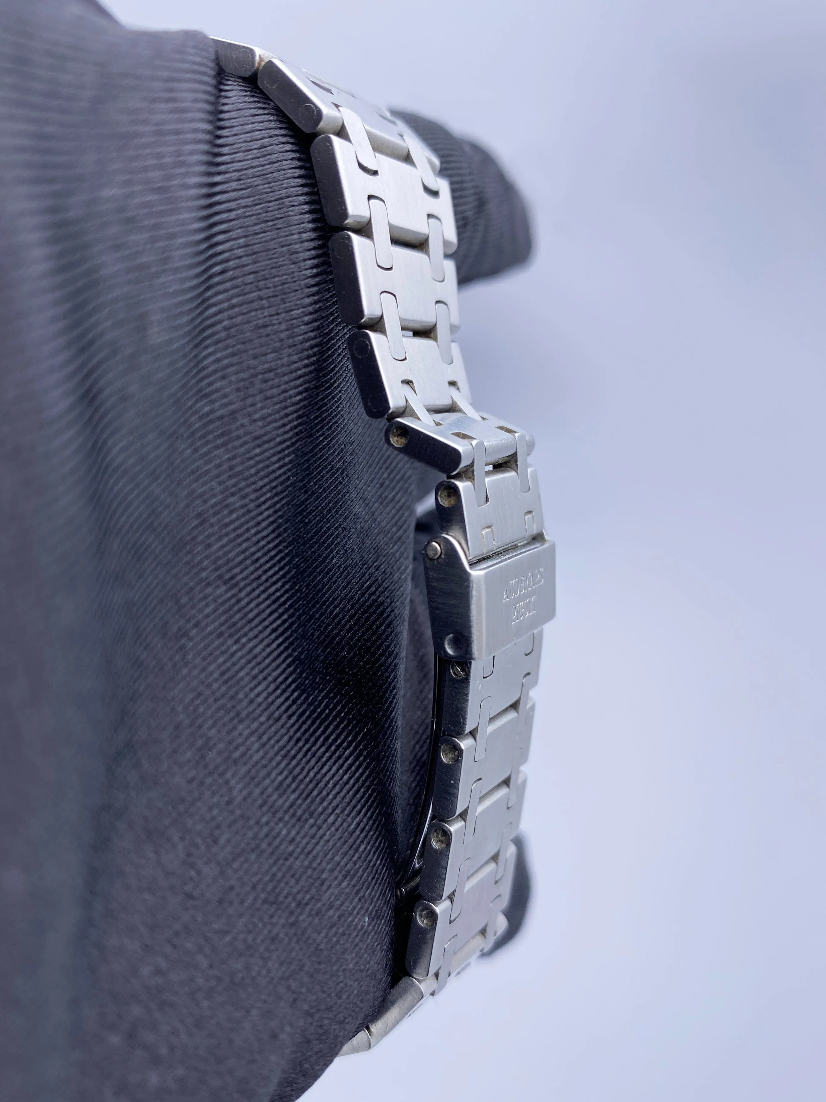 Audemars Piguet Royal Oak 5402ST Black Dial Mens Watch