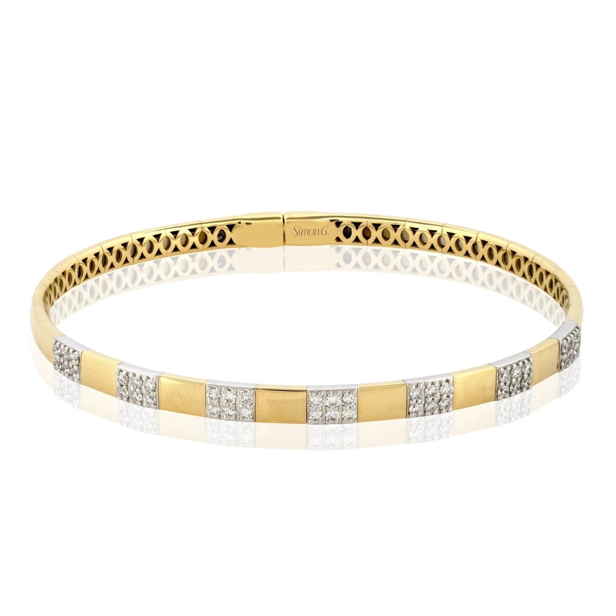 Bangle in 18k Gold with Diamonds