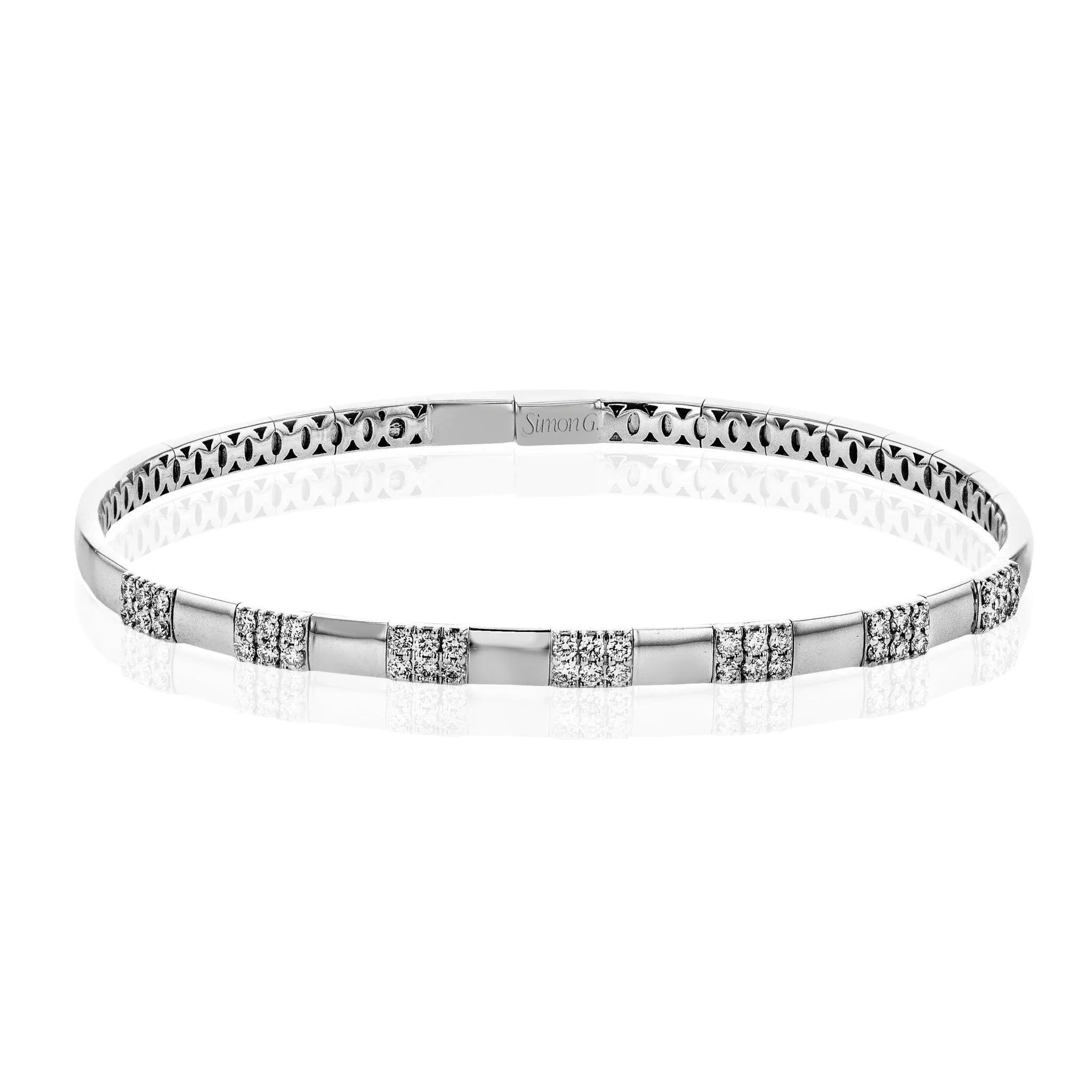 Bangle in 18k Gold with Diamonds