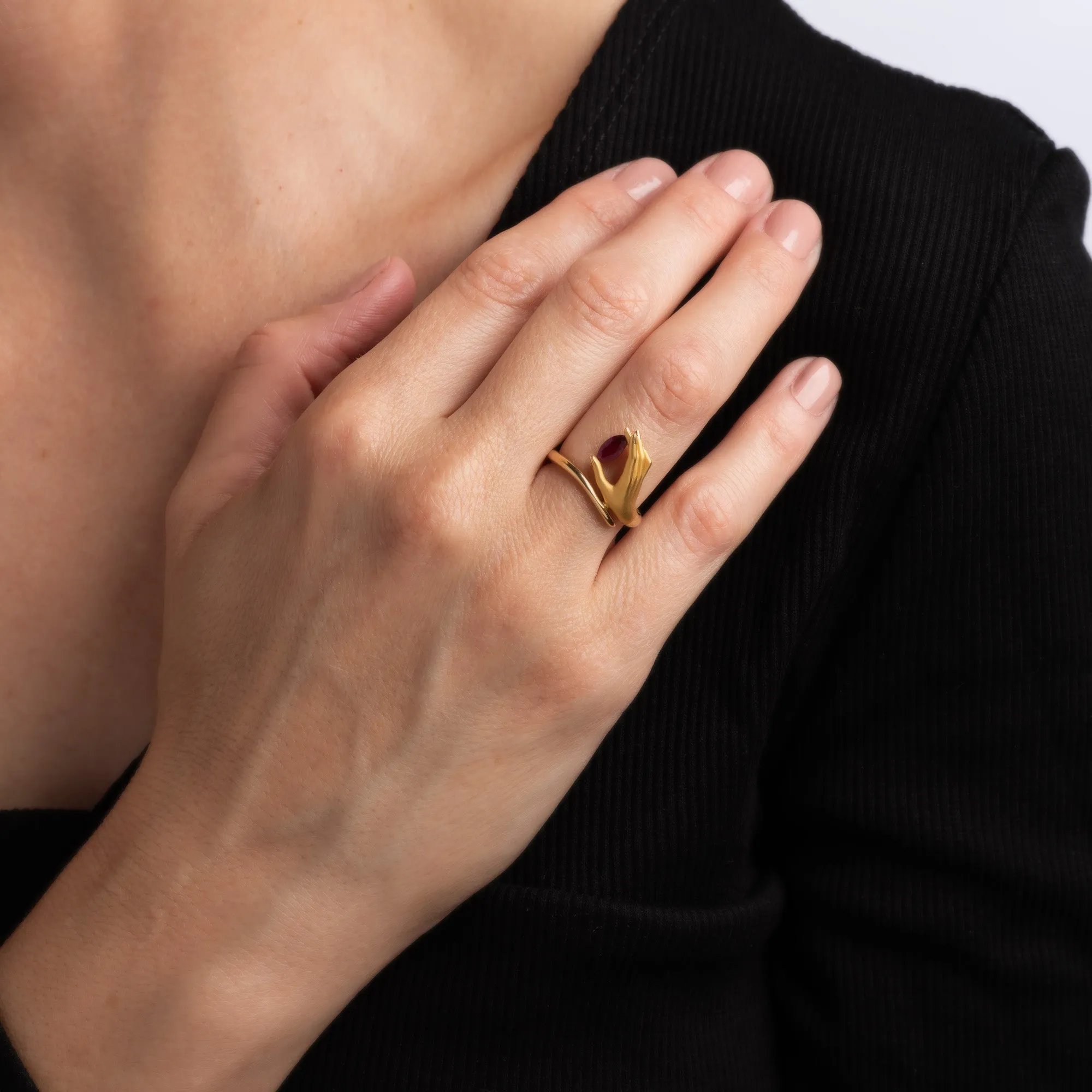 Carrera y Carrera Ruby Hand Ring Estate 18k Yellow Gold Sz 5.5 Signed Jewelry