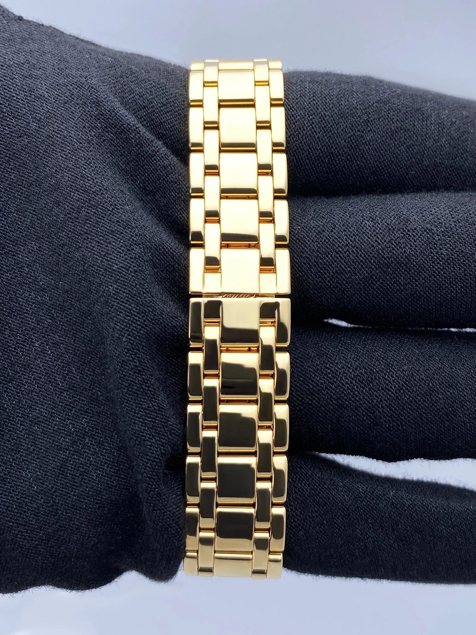 Cartier Tank Americaine W26015K2 18K Yellow Gold Ladies Watch