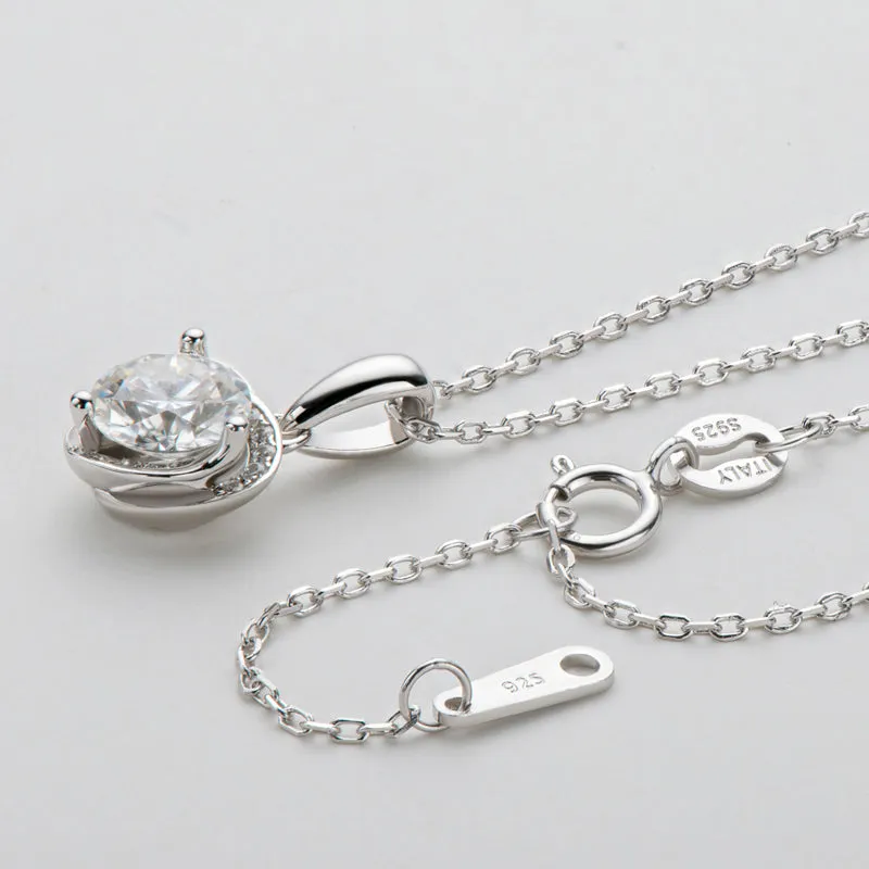 Classic Brilliant Round Moissanite Heart-shaped Pendant Necklace