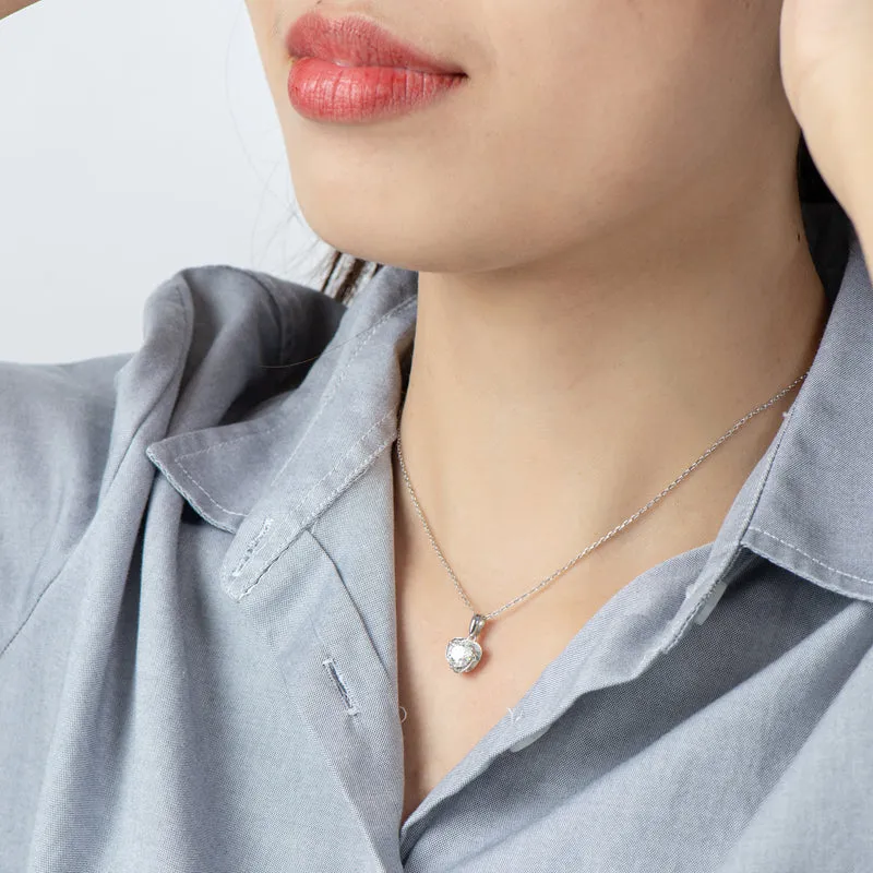 Classic Brilliant Round Moissanite Heart-shaped Pendant Necklace