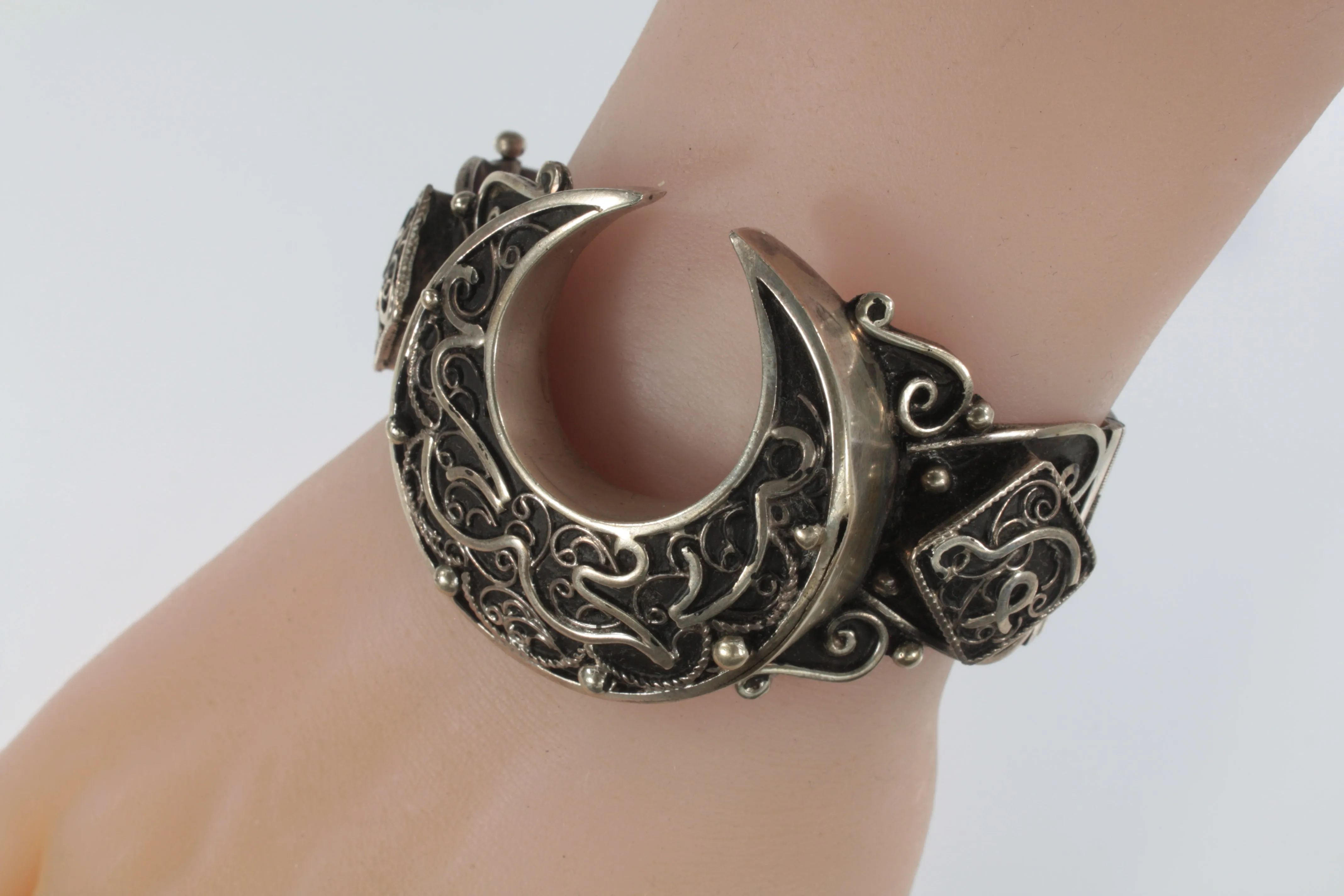 French Colonial Algerian Sterling Silver Bangle Bracelet 45.7g