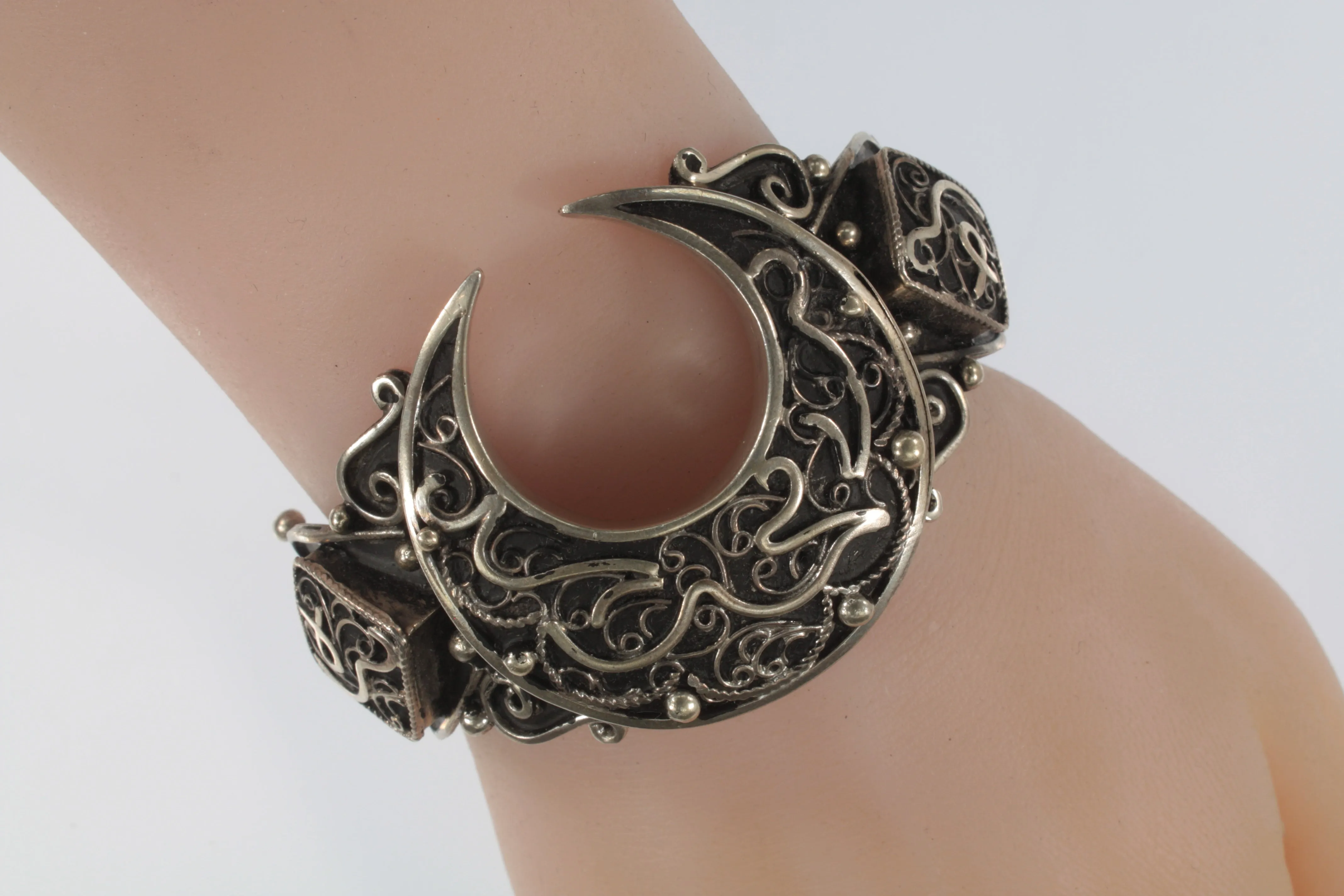 French Colonial Algerian Sterling Silver Bangle Bracelet 45.7g