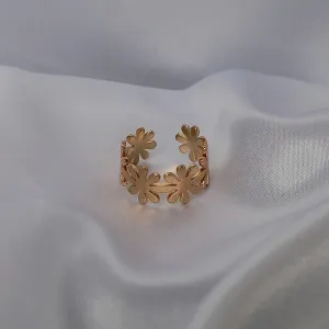 Gold Flower Rings - Gold Flower Jewellery In The UK,Floral Rings,Floral Jewellery,Gold Adjustable Ring In The UK,Daisy Rings,Daisy Jewellery