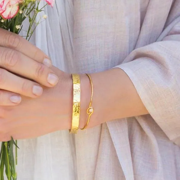 Hammered Gold Bangle Bracelet