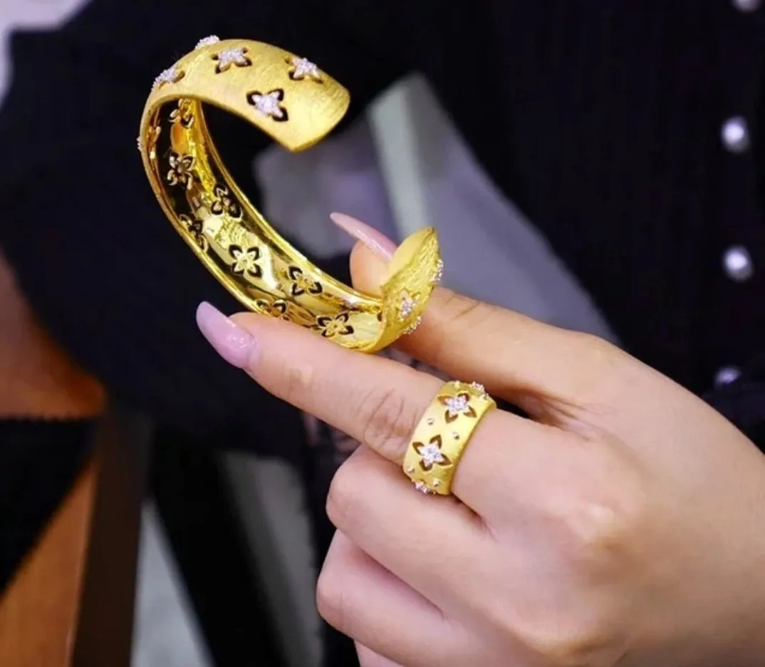 Inspired Italian design satin open Bangle. 831B104