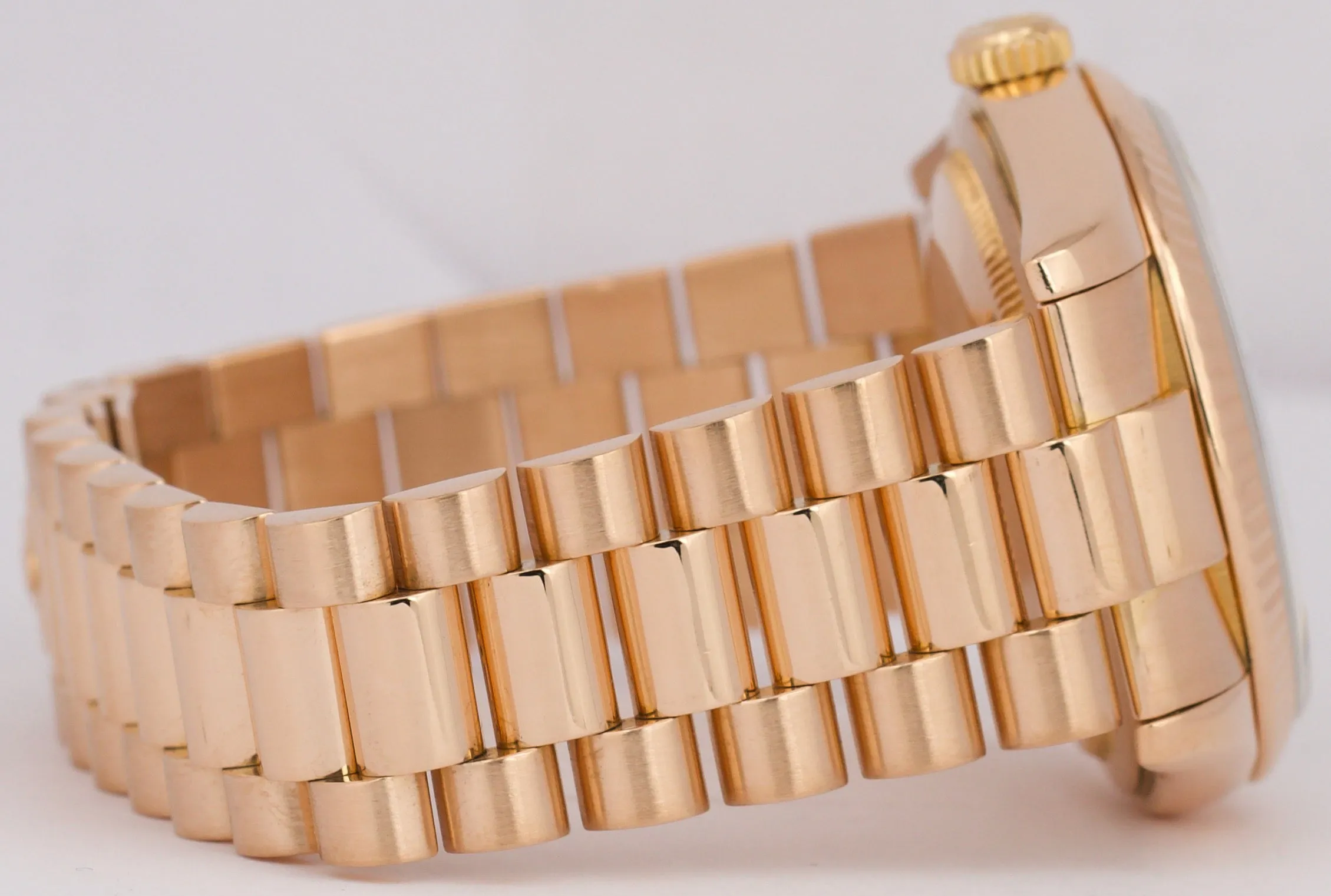 MINT Rolex Day-Date President WHITE ROMAN 18k Rose Gold Fluted 36mm 118235 Watch