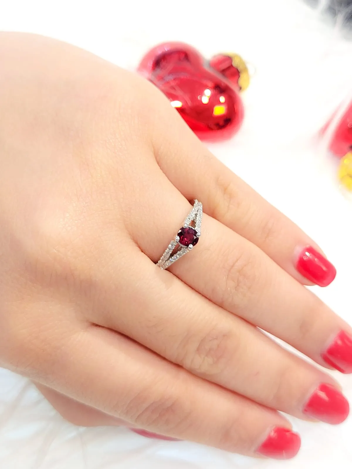 Oval Ruby and Diamond Ring 14K Gold