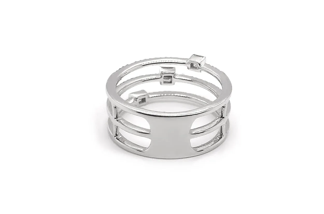 Ring 14kt White Gold Triple Diamonds Band