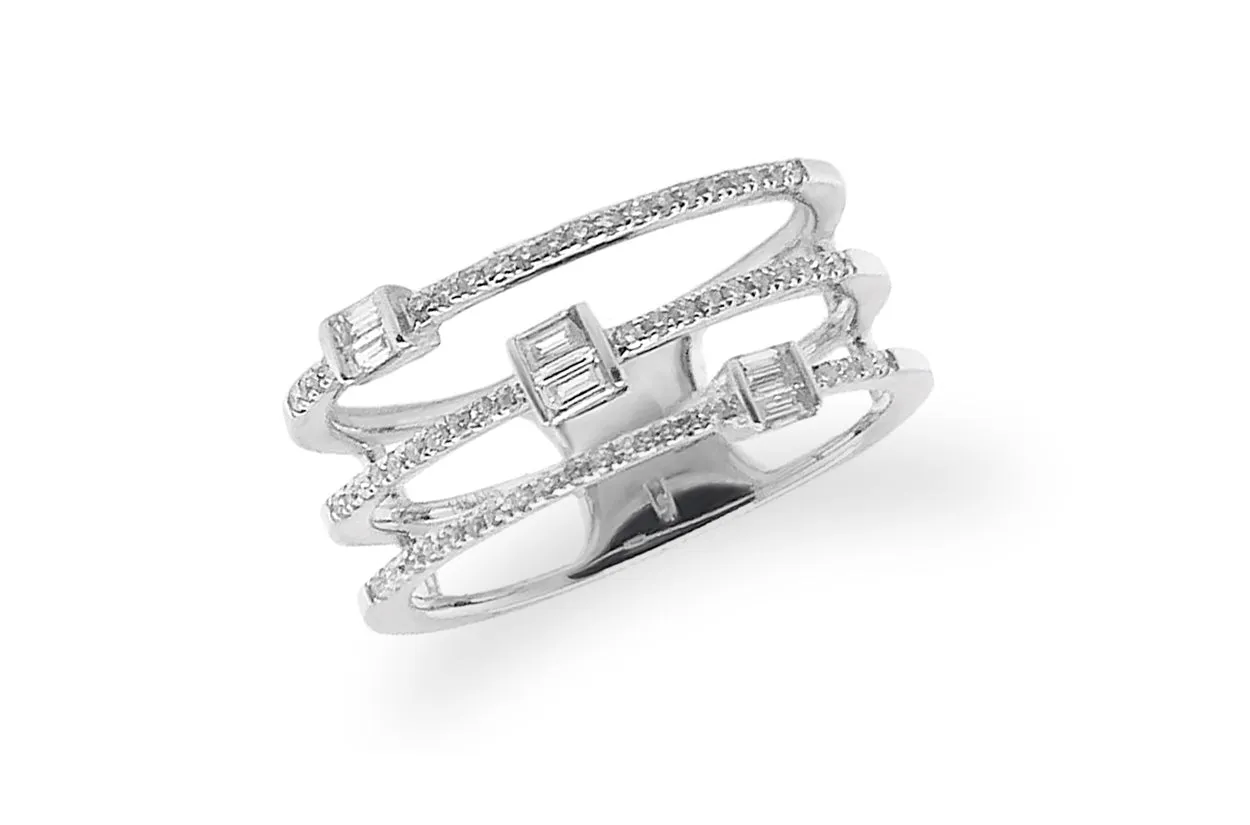 Ring 14kt White Gold Triple Diamonds Band