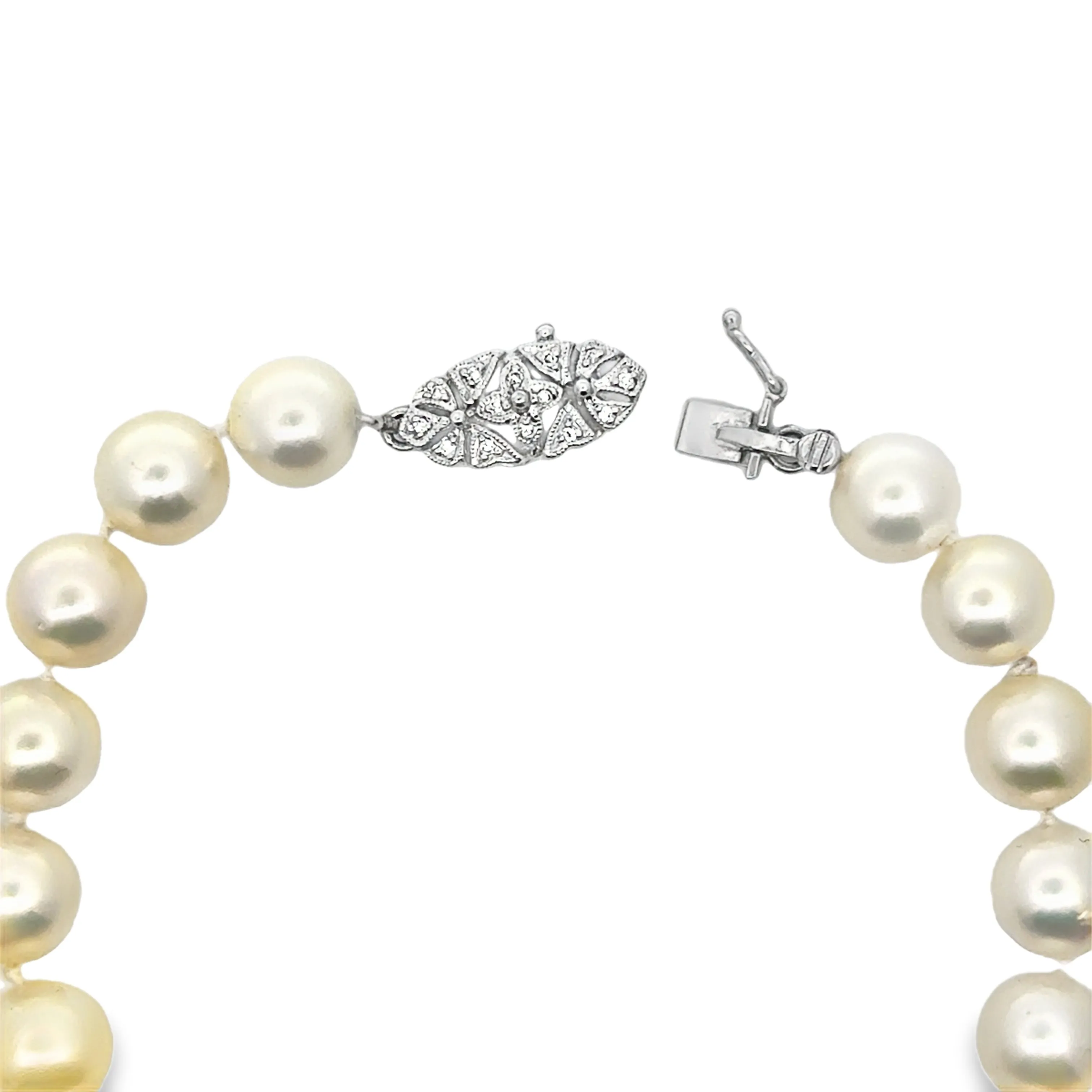 Round White Akoya Pearl Bracelet