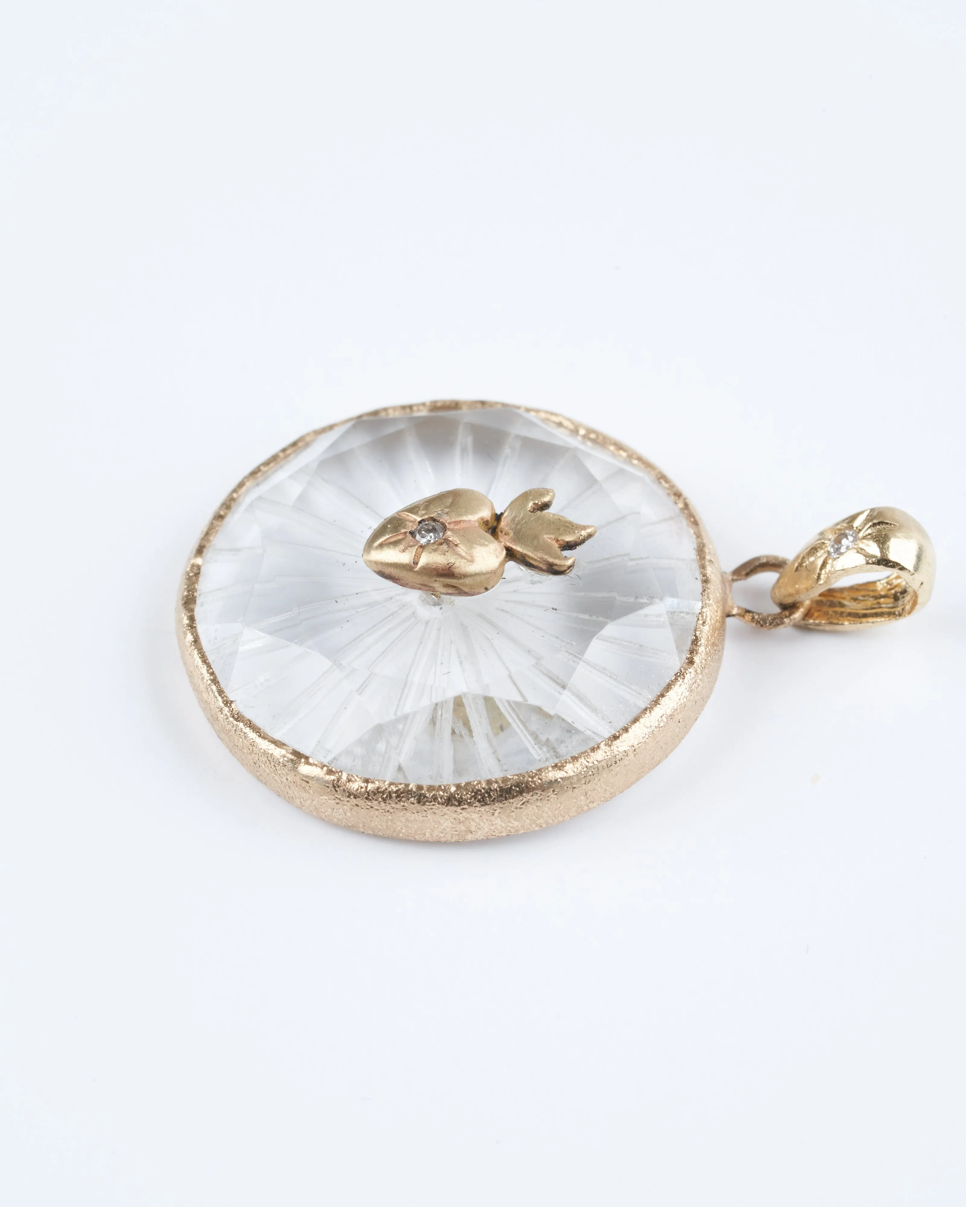 sacred heart large round amulet - 14k yellow gold