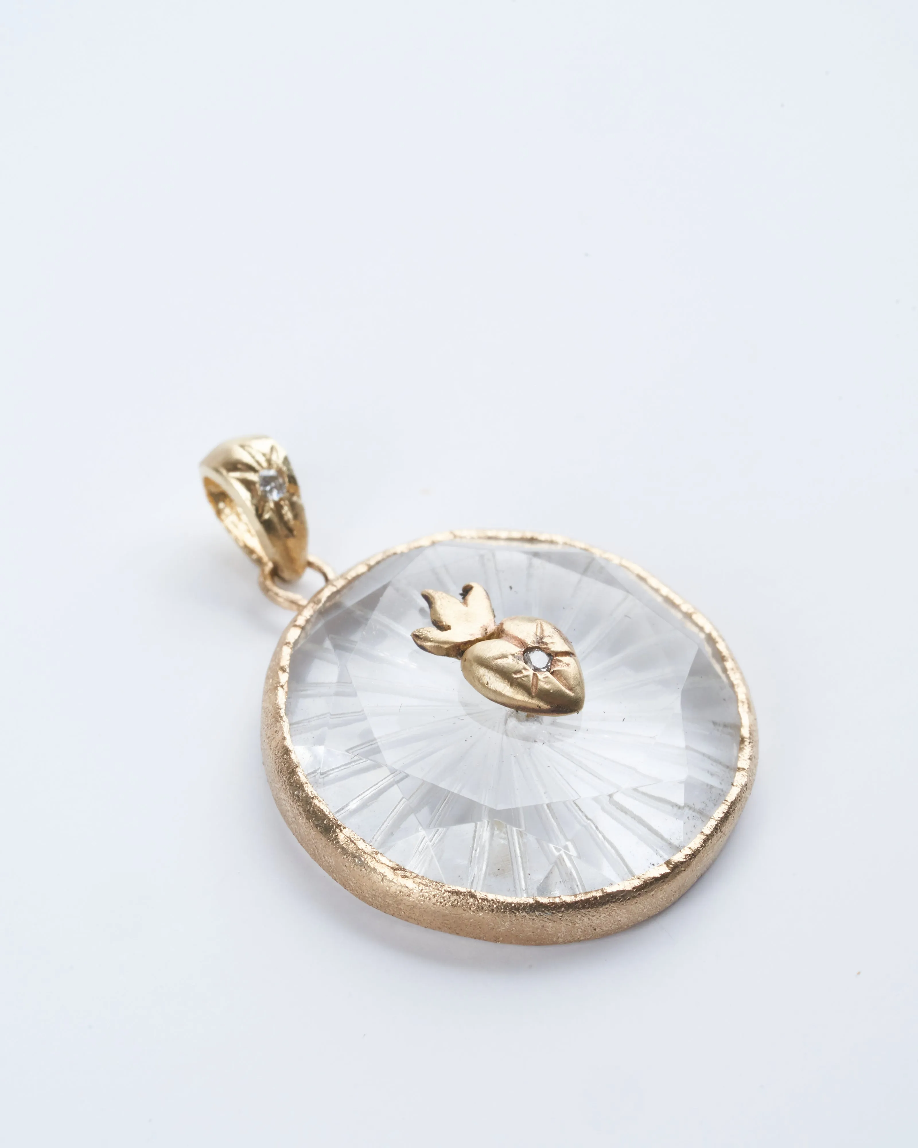 sacred heart large round amulet - 14k yellow gold