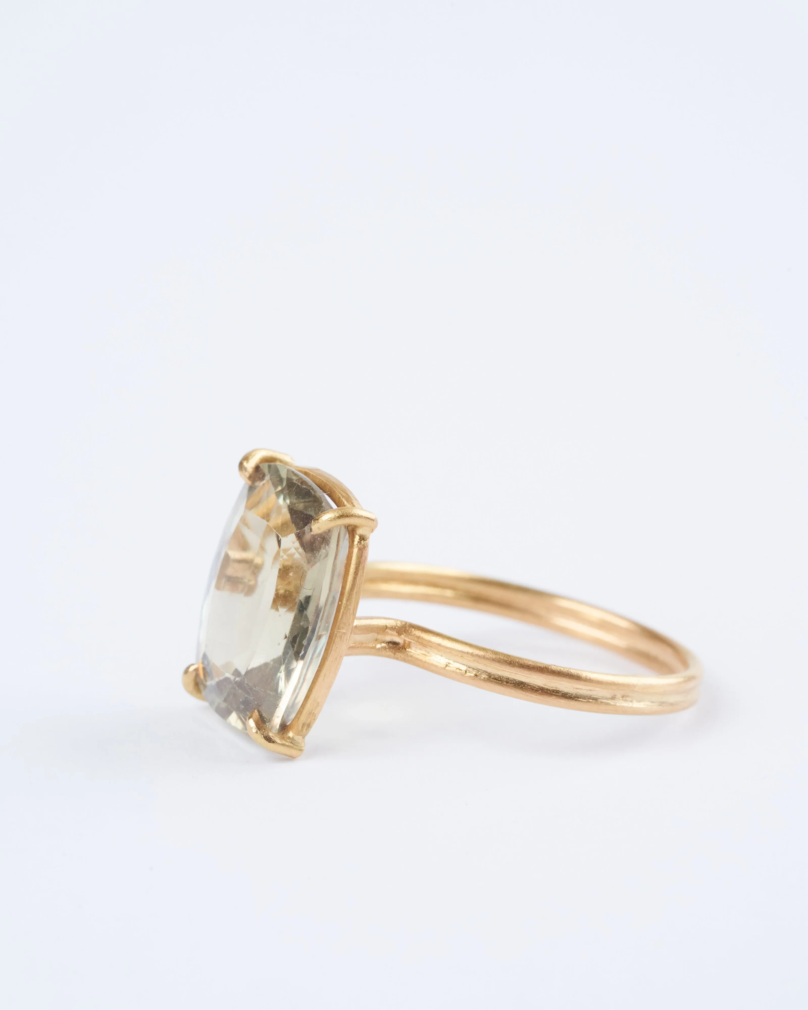 scapolite cushion cut gem ring, 6 carat. stone size 6.5 - gold/ scapolite