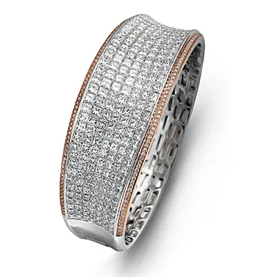 Simon-set Bangle in 18k Gold with Diamonds