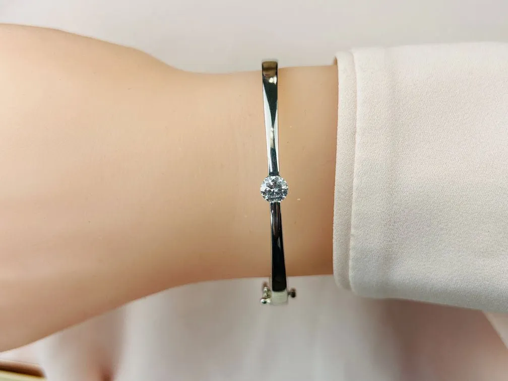 Single Shiny Diamond Bangle Bracelet with 0.75 ct.(finished) 5.7mm