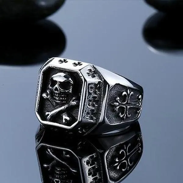 Skull & Crossbones Ring