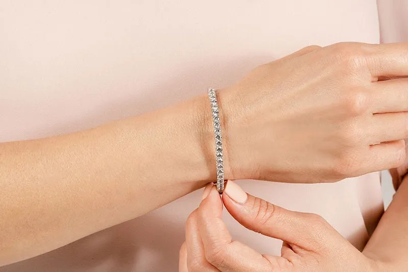 Soft Twist Four Prong Lab-Grown Diamond Bangle with 4.00 ct.(finished) 3.5mm
