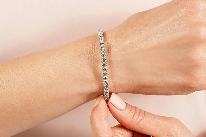 Soft Twist Four Prong Lab-Grown Diamond Bangle with 4.00 ct.(finished) 3.5mm