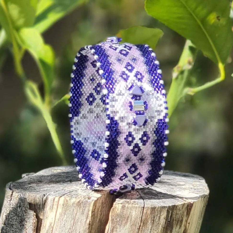 Vertical Peyote Pattern - Bracelet MALVA