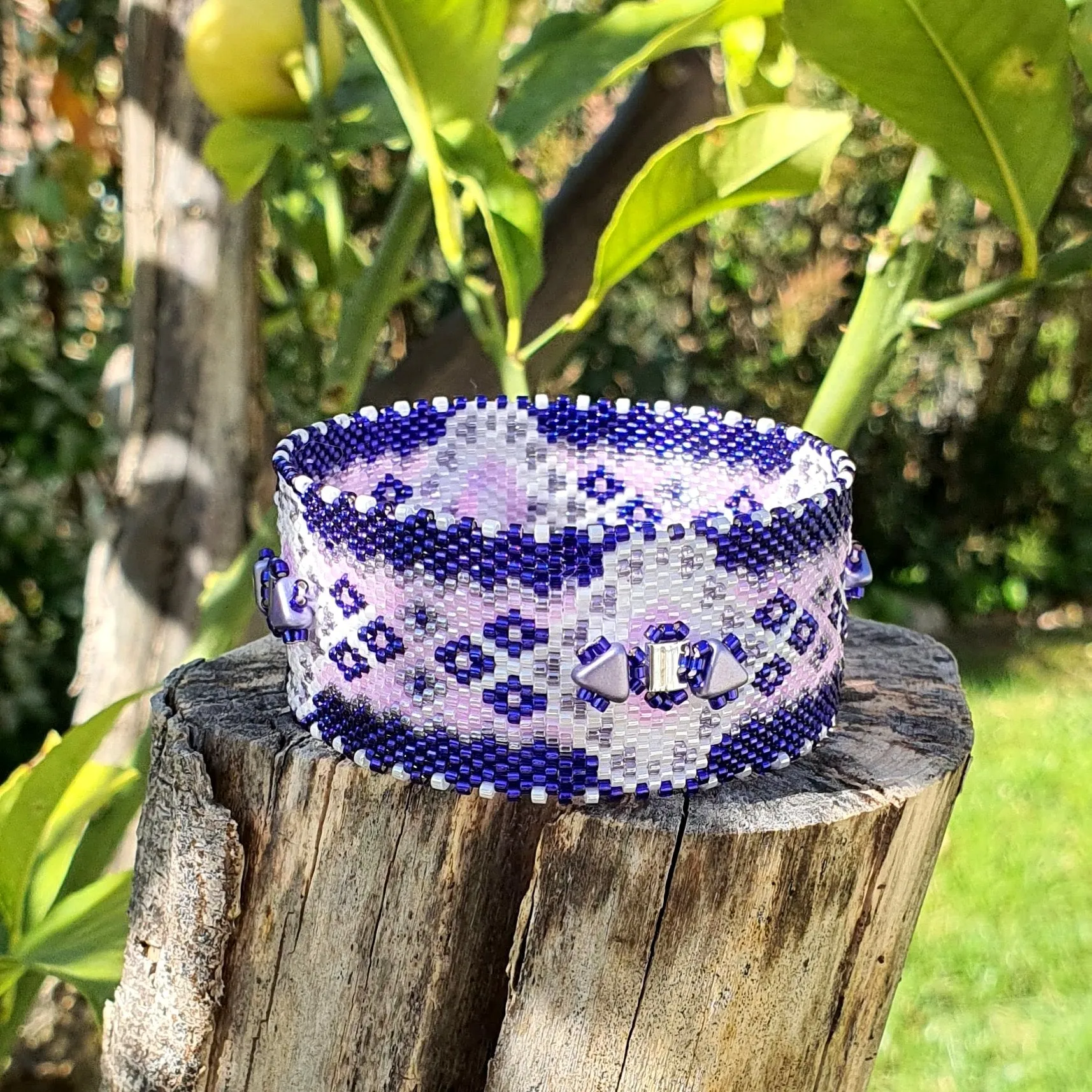 Vertical Peyote Pattern - Bracelet MALVA