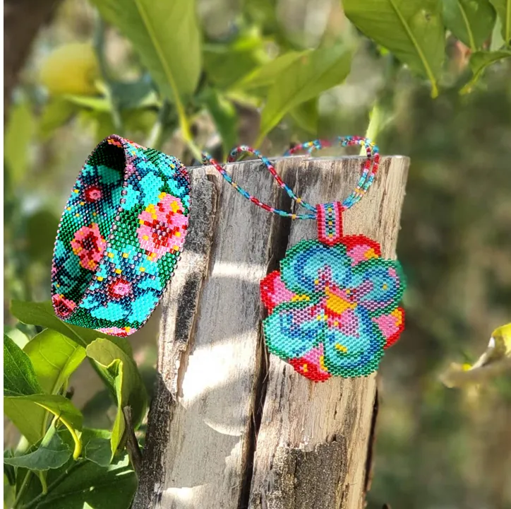 Vertical Peyote Pattern - Bracelet OLGA FLEURI