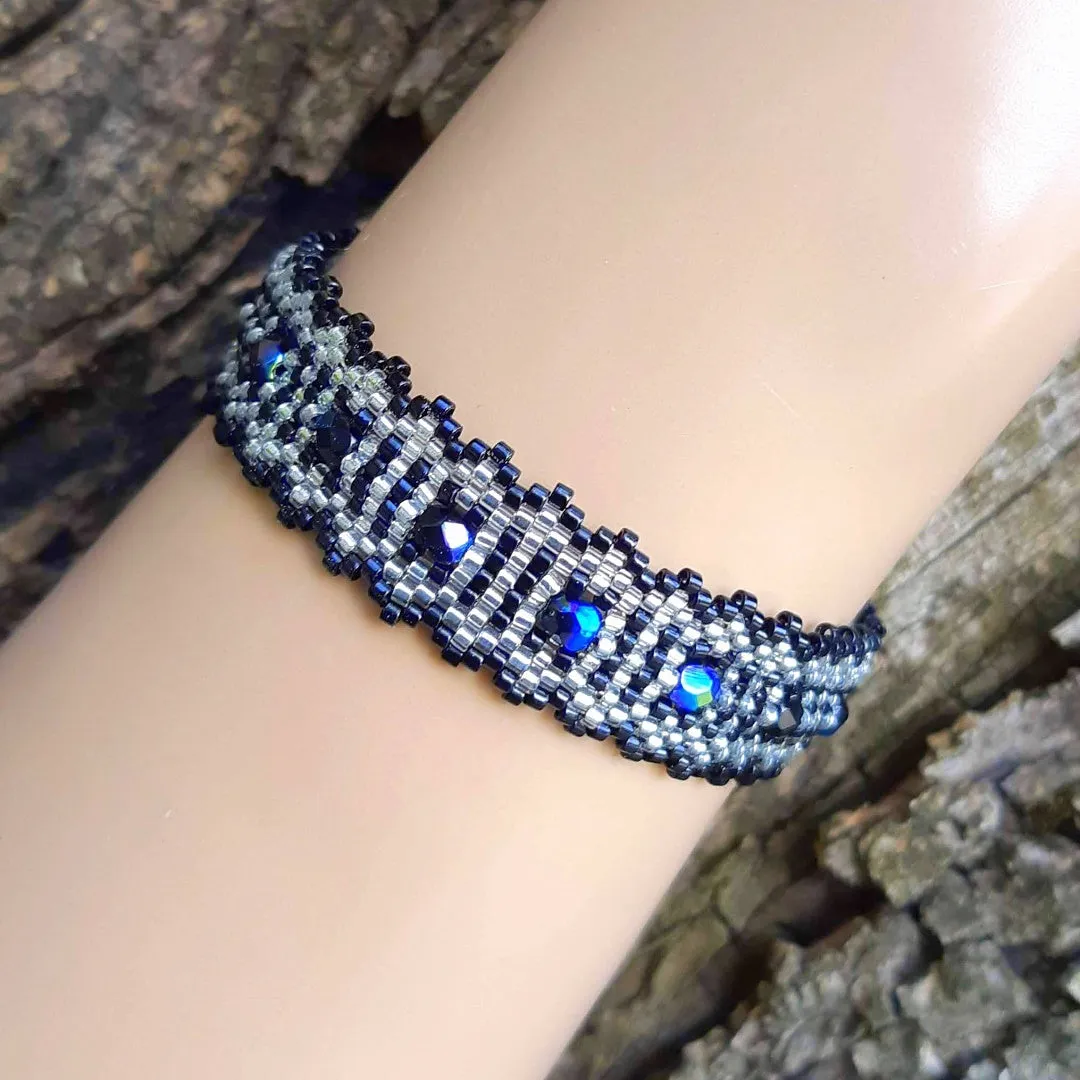 Vertical Peyote Pattern - Bracelet ZEBRE