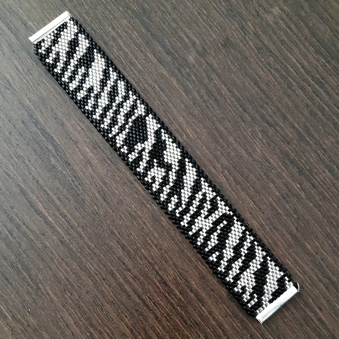 Vertical Peyote Pattern - Bracelet ZEBRE