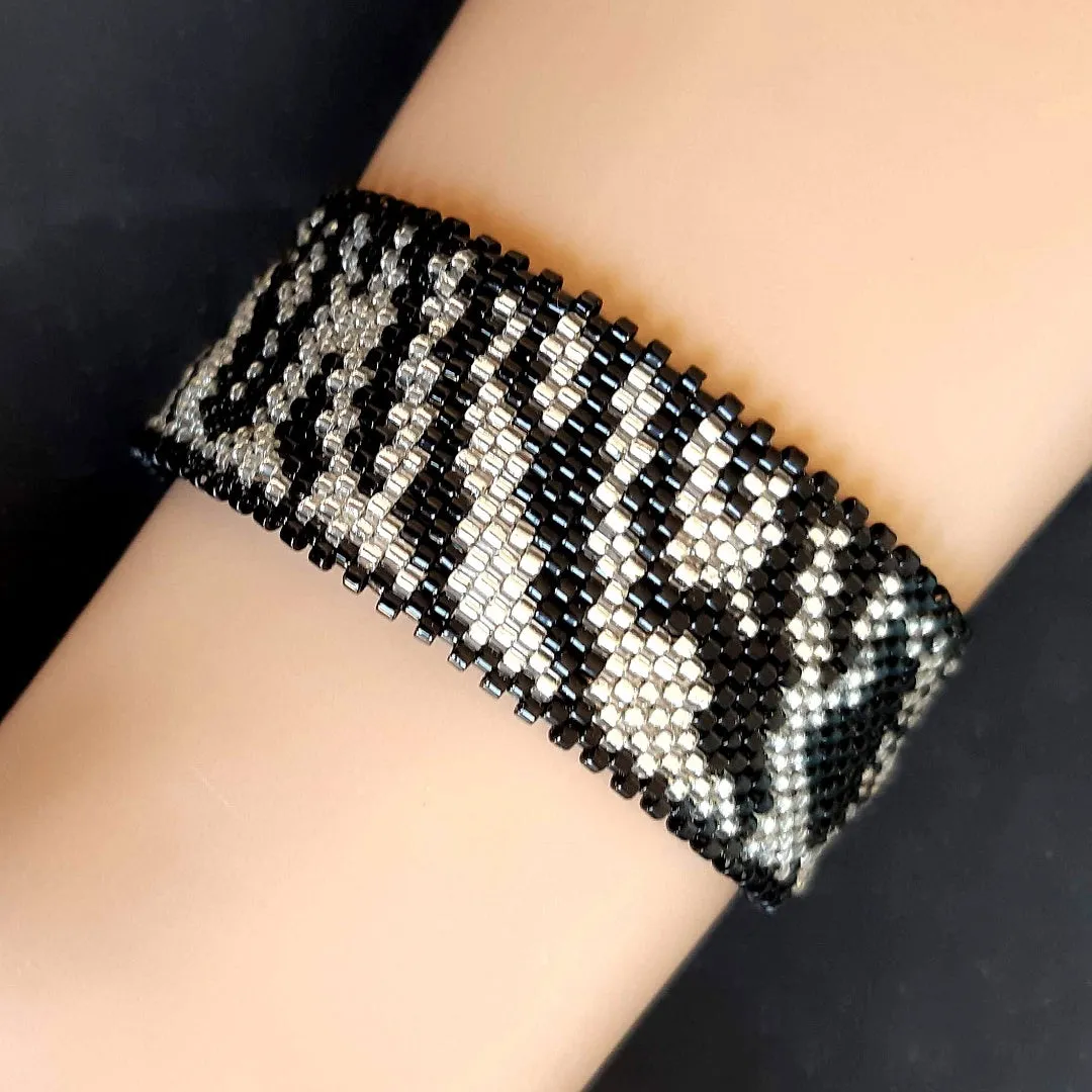 Vertical Peyote Pattern - Bracelet ZEBRE