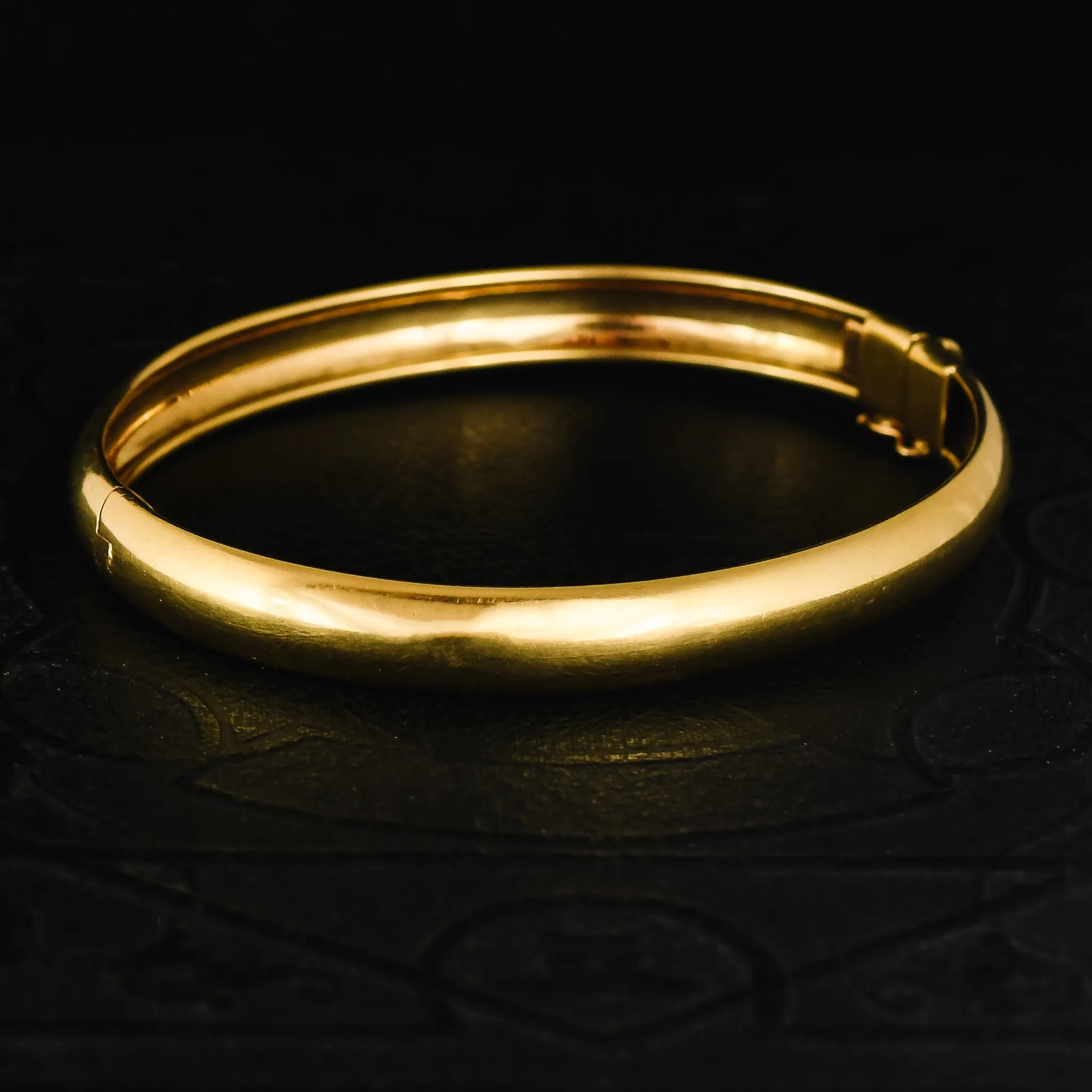 Victorian 18k Gold Bangle