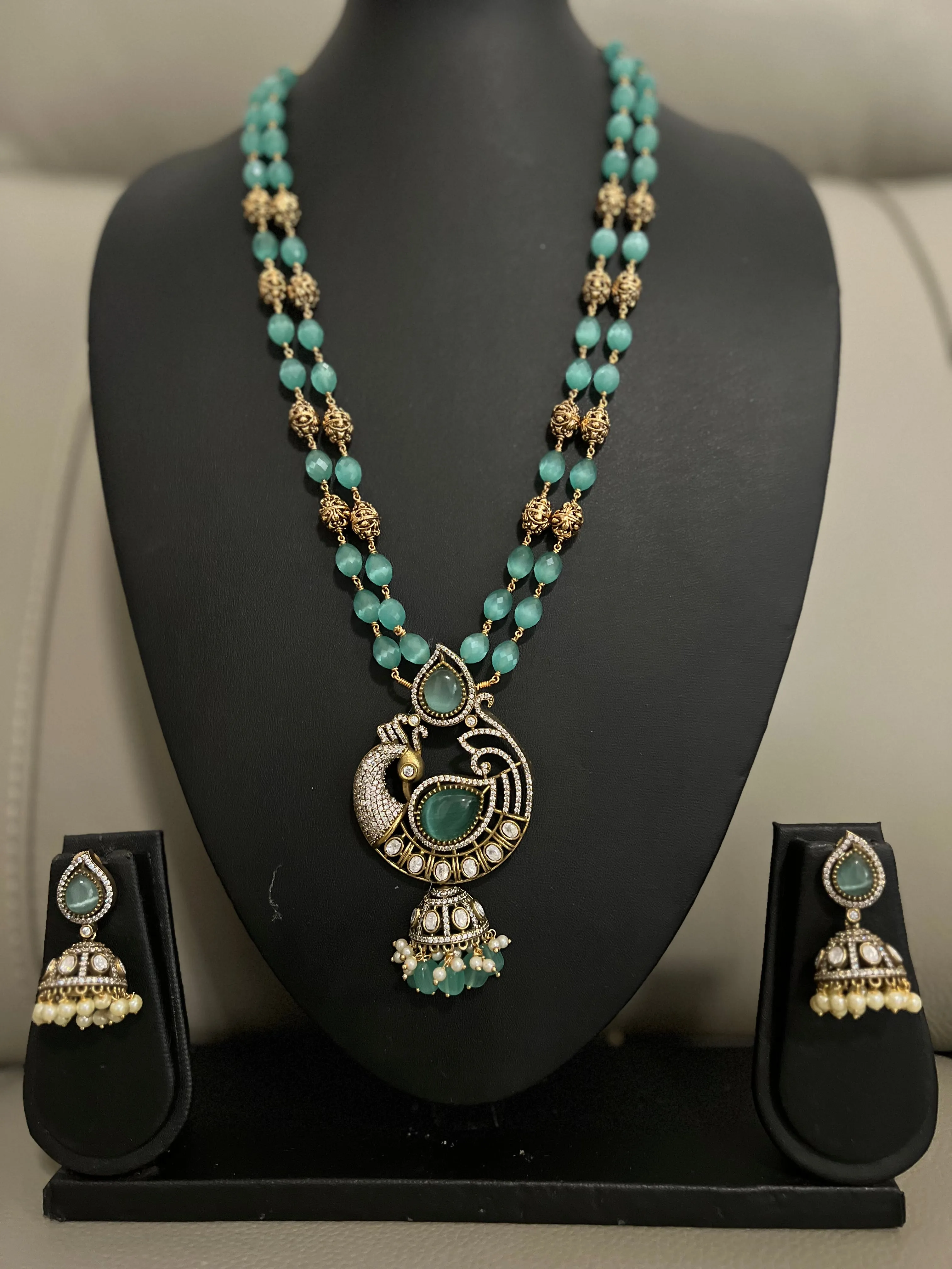Victorian Mint Beaded necklace set.