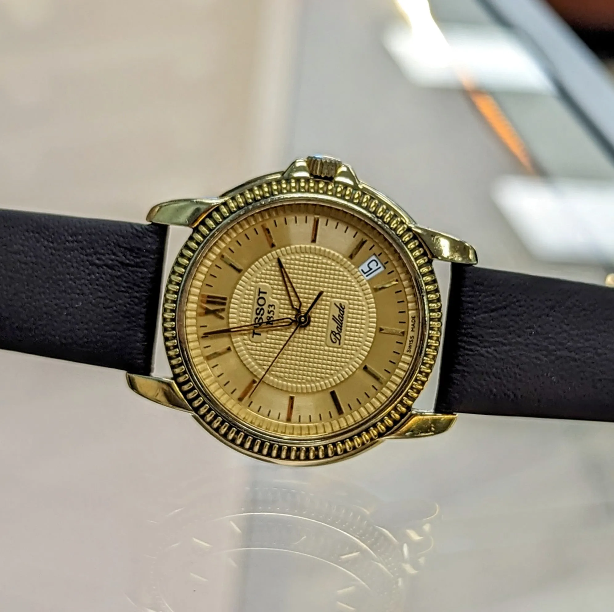 Vintage TISSOT Ballade Watch Date Indicator Coin Edge Bezel Wristwatch - C277/377W