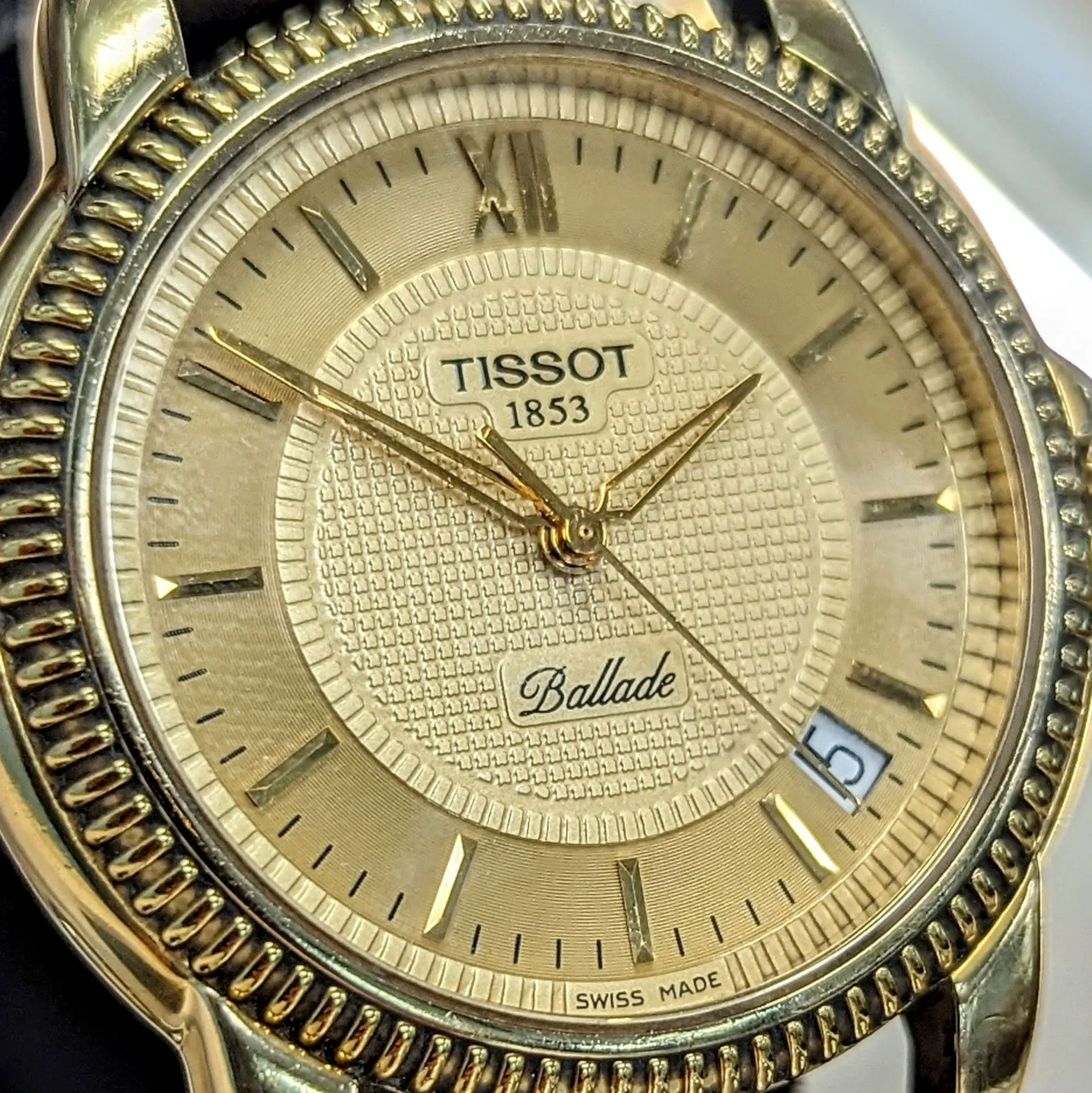 Vintage TISSOT Ballade Watch Date Indicator Coin Edge Bezel Wristwatch - C277/377W