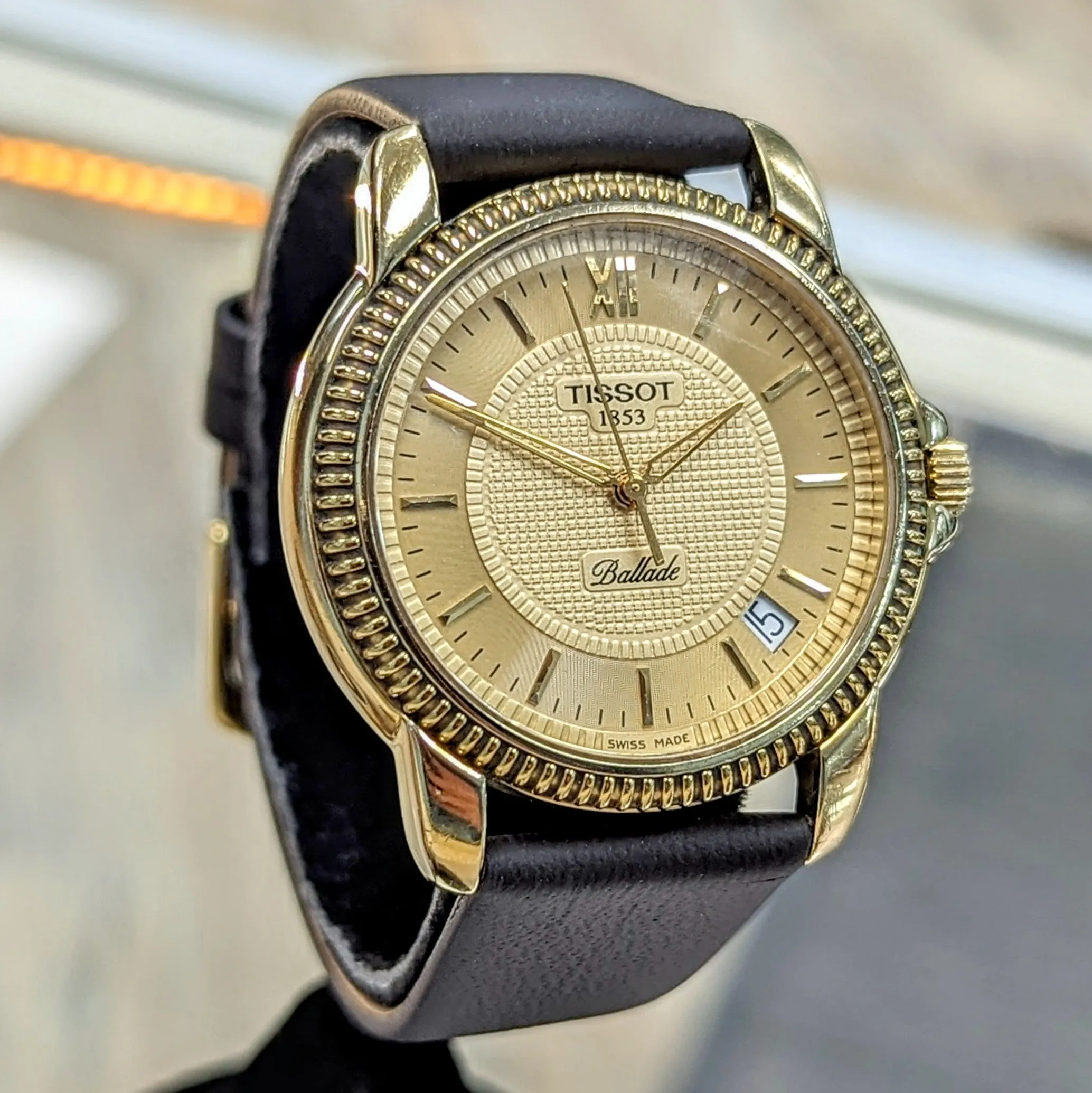 Vintage TISSOT Ballade Watch Date Indicator Coin Edge Bezel Wristwatch - C277/377W