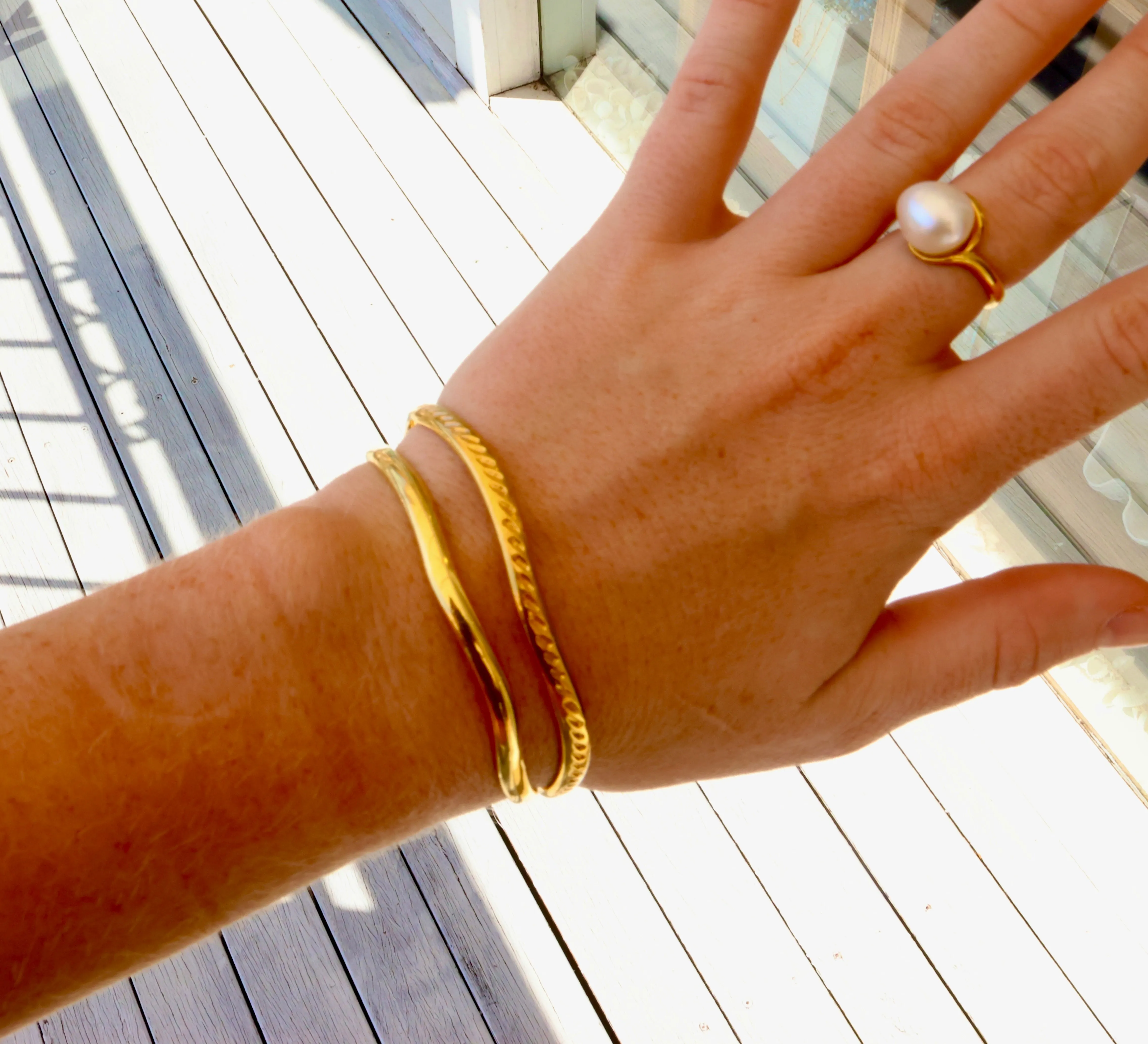 Wave Bangle Gold