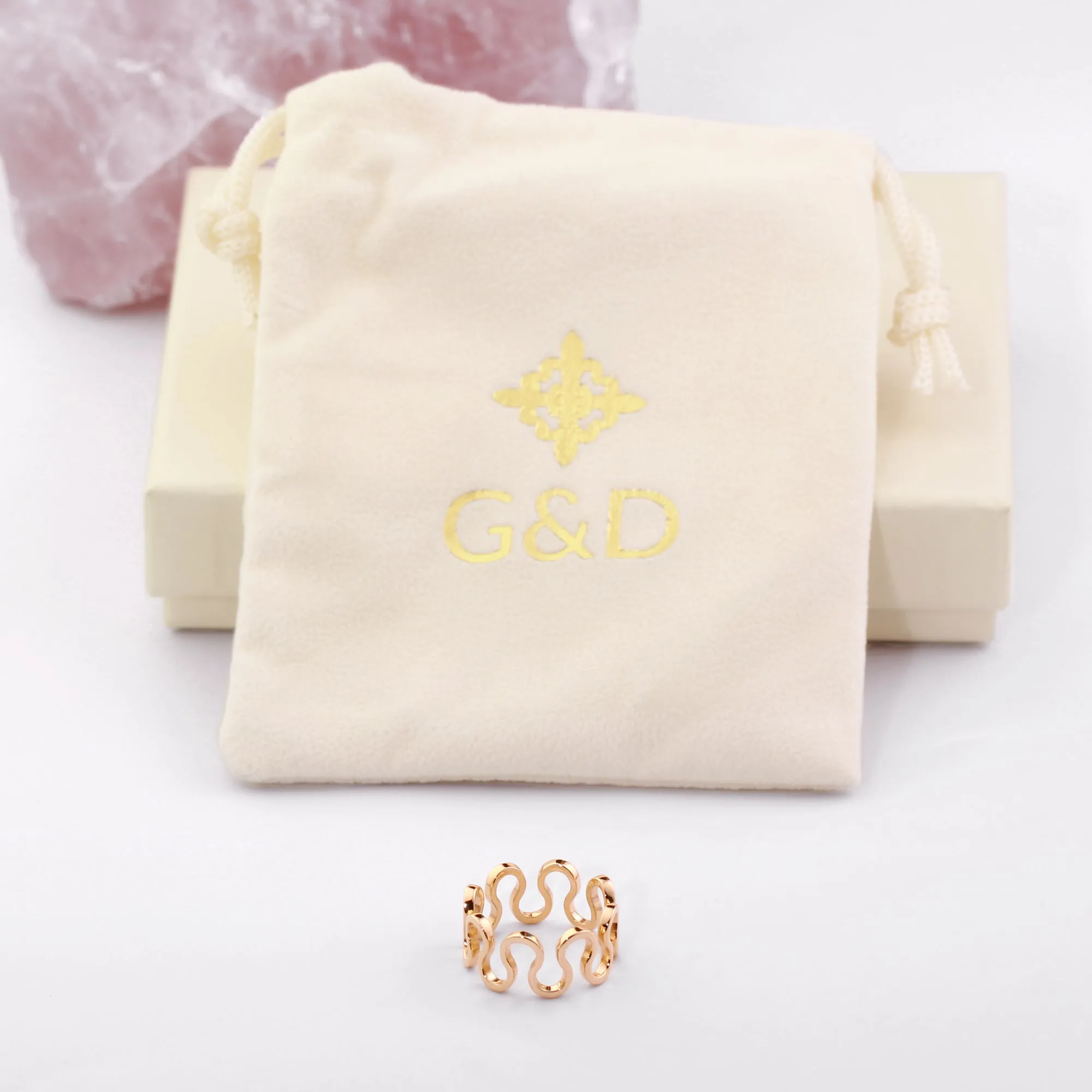 Wave Zig Zag Band Ring in 18K Gold