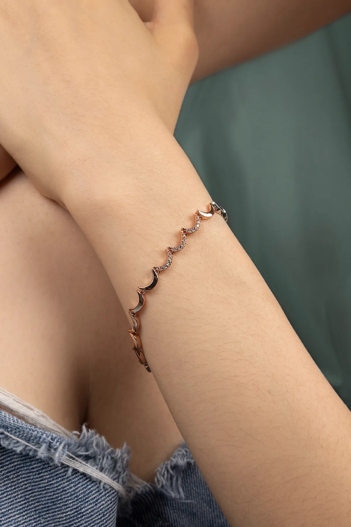 Wavy Rose Gold Bracelet