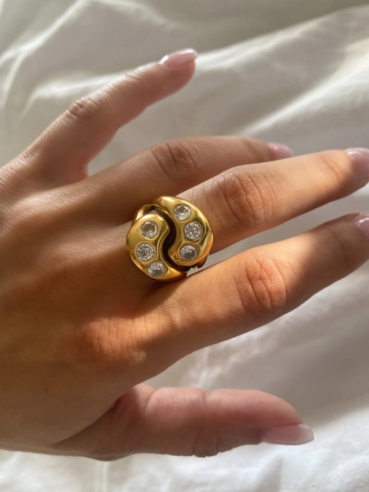 Ying Yang Gemstone 18k Gold Ring